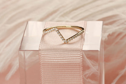 18K Gold ZigZag Ring - 2S204DIA