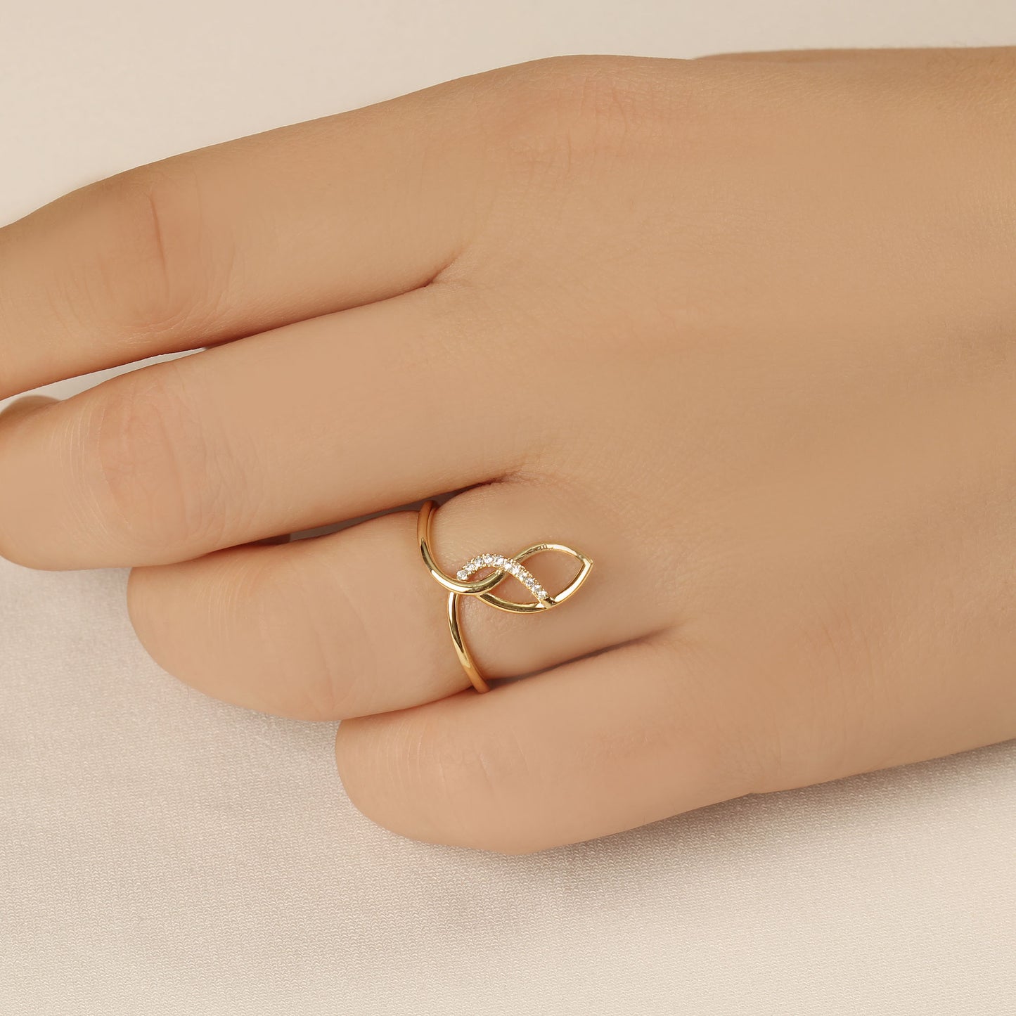 18K Gold Spiral Design Ring - LR40