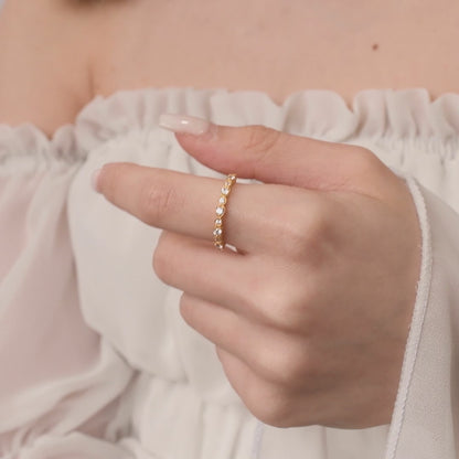 18K Gold Minimalist Wedding Diamond Ring - 2S18